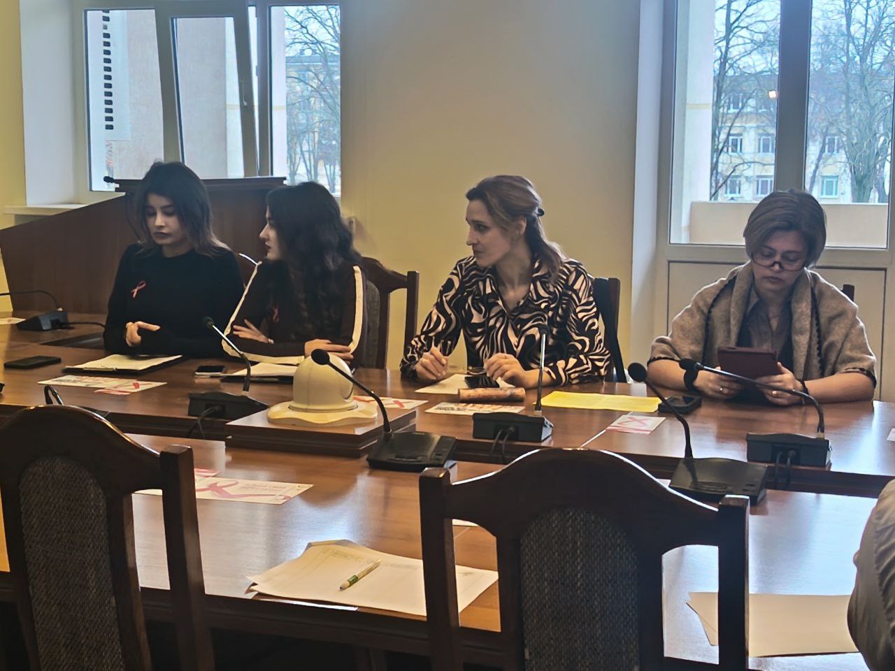 photo 5294038133311738211 y