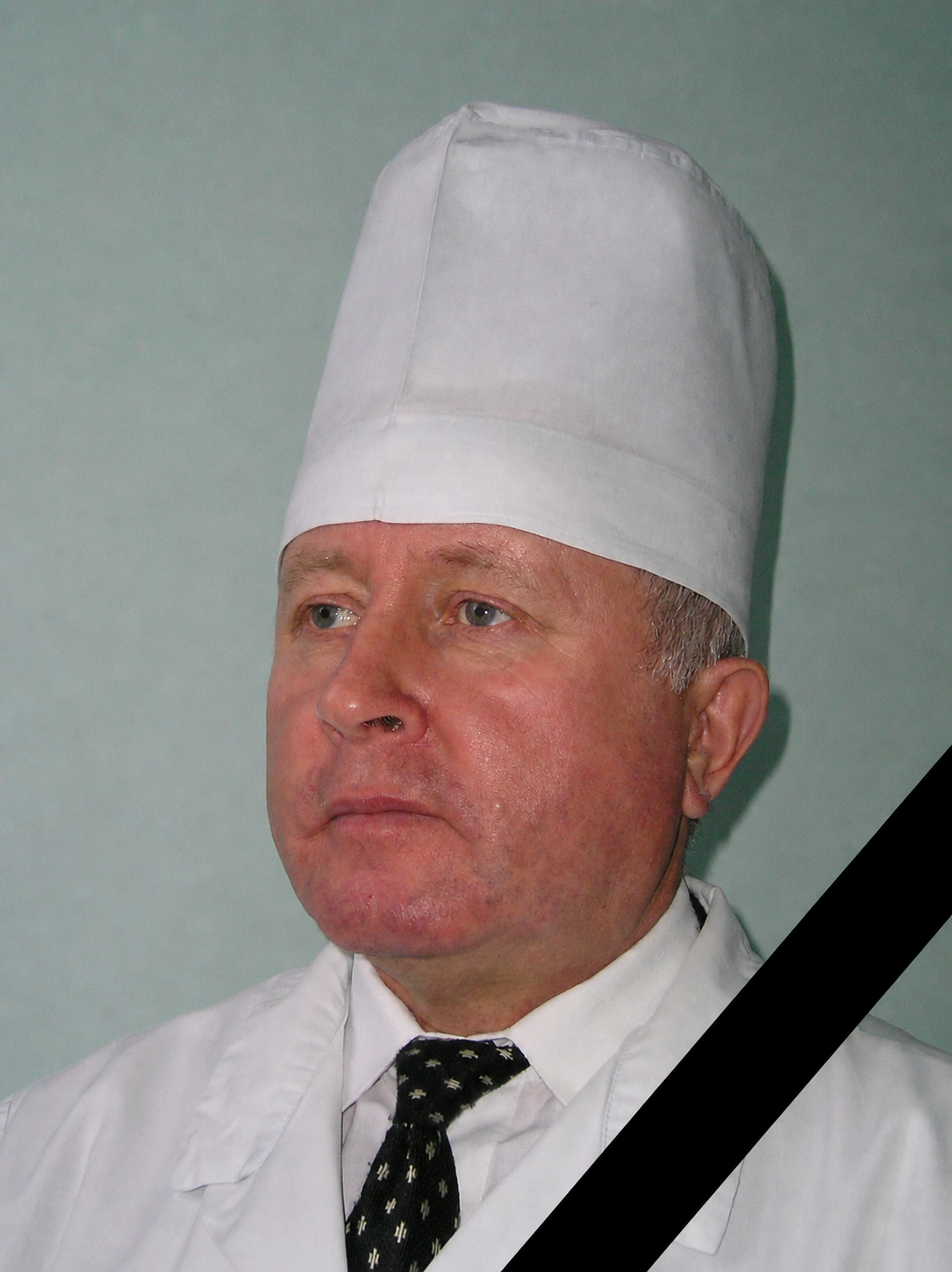                                                       Вечная память доктору медицинских наук, профессору, заведующему кафедрой хирургии Ботезату Александру Антоновичу...